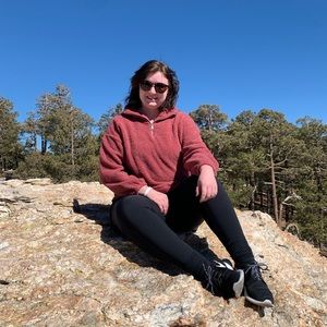 Meet your Posher, Elizabeth